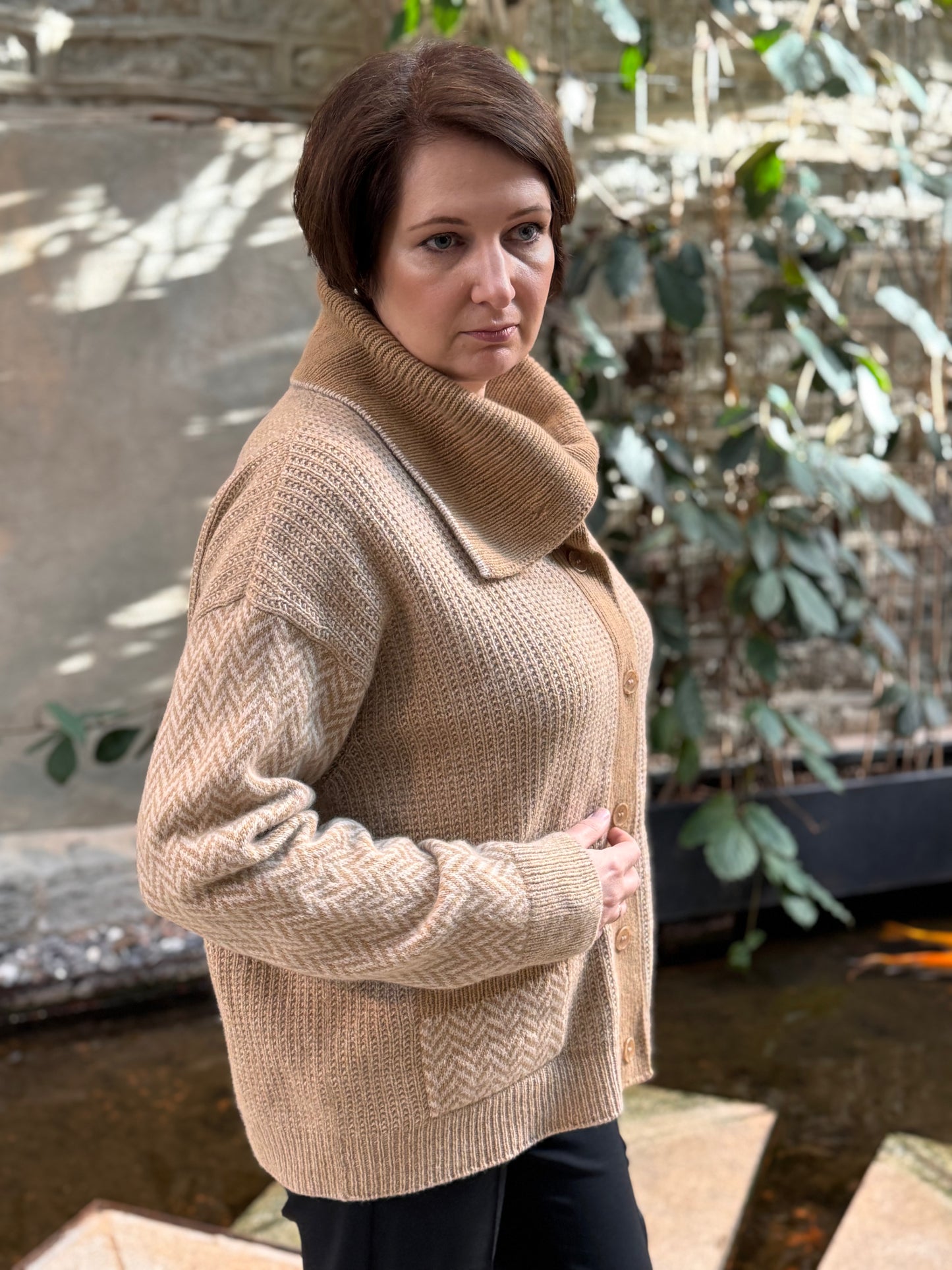 Cardigan with jacquard sleeves