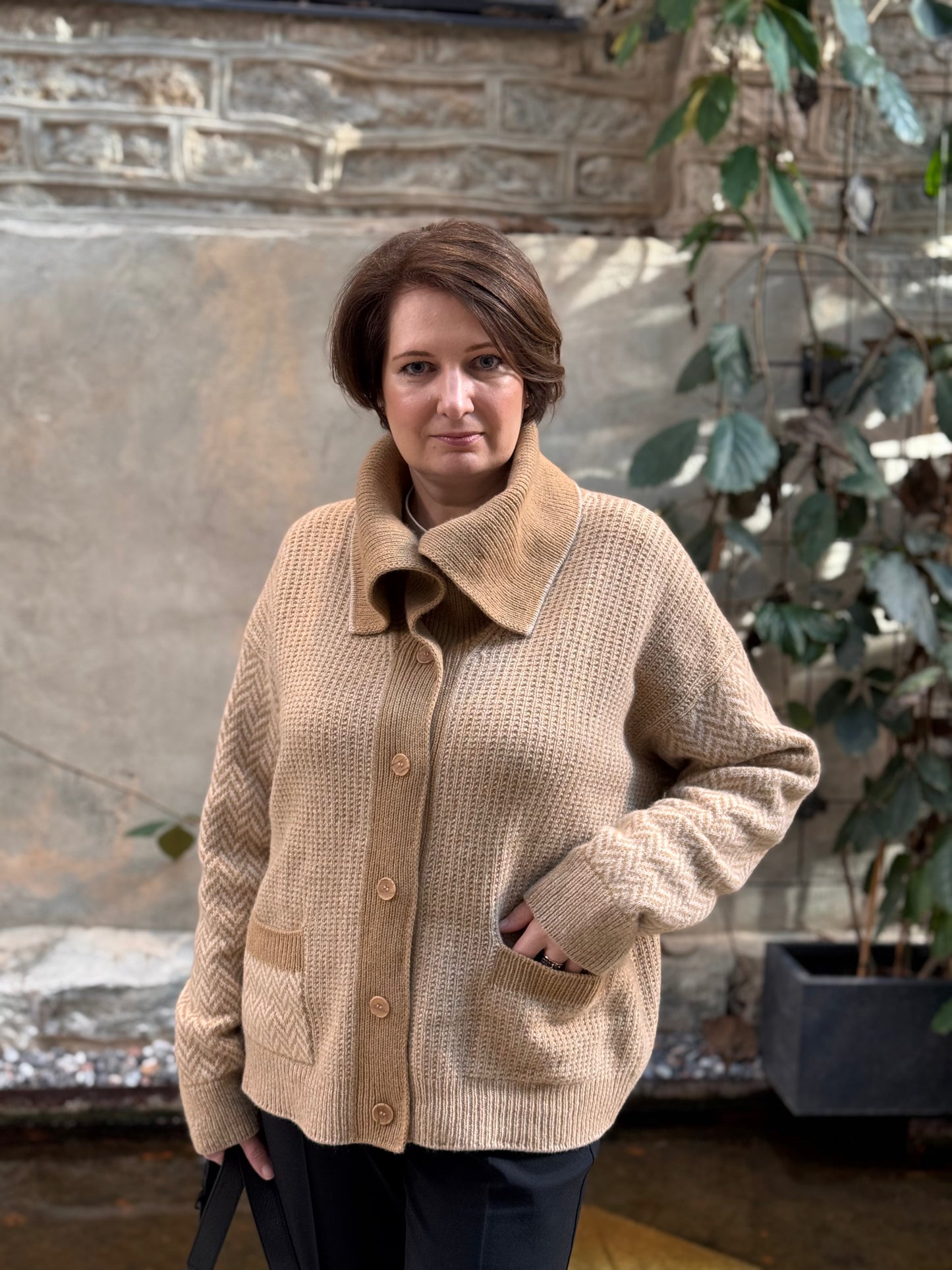 Cardigan with jacquard sleeves