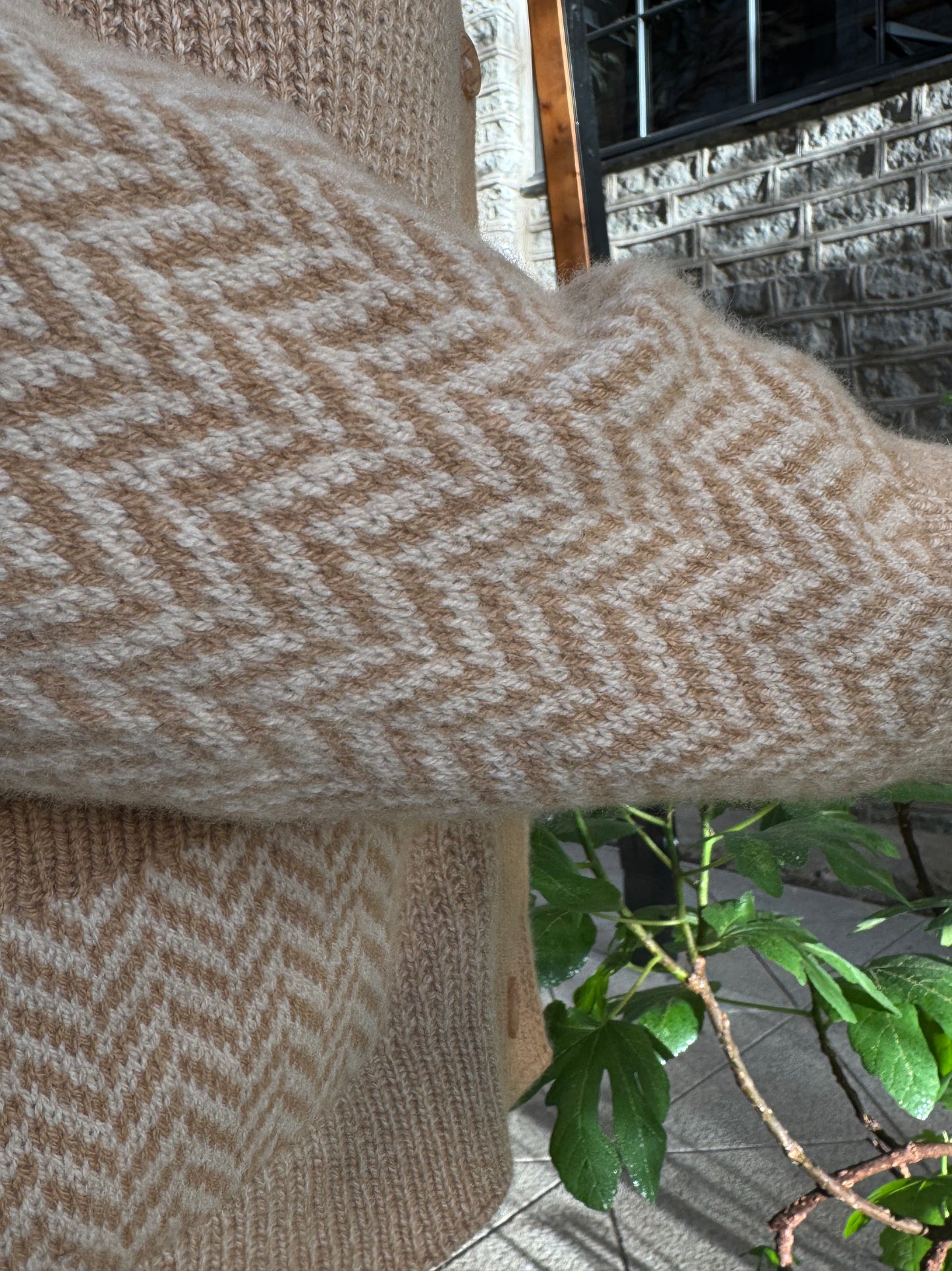 Cardigan with jacquard sleeves